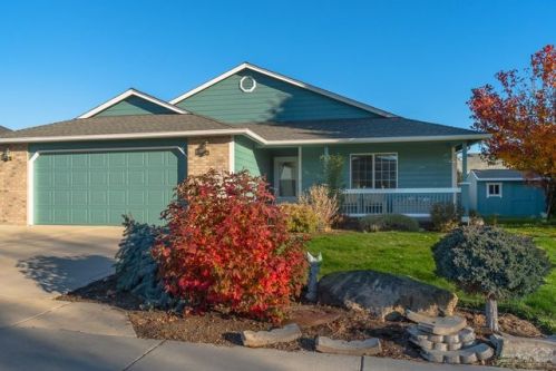 2109 Greenwood Pl, Eagle Crest OR  97756-8439 exterior