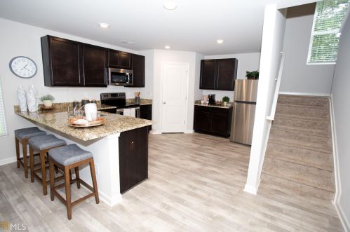 304 Woodlands Dr, Jackson, GA 30233-5862