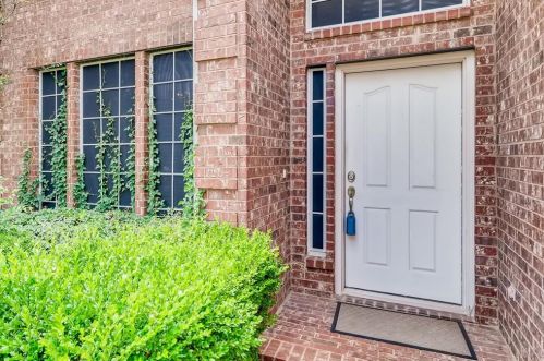 5841 Pearl Oyster Ln, Fort Worth TX  76179-7563 exterior