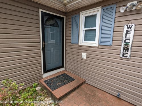 733 Weehawken Ave, Lacey, NJ 08731-1344