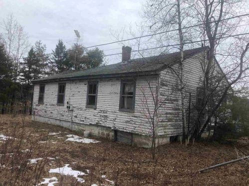 23 Hilliard Rd, Chichester, NH 03258-6308
