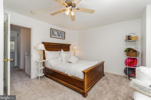 691 Royal View Dr, Lancaster PA  17601-2874 exterior