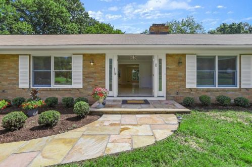 25 Bowman Dr, Greenwich, CT 06831-3236