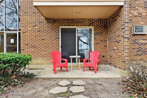 906 Alleghany Dr, Arlington Hts IL  60004-2950 exterior