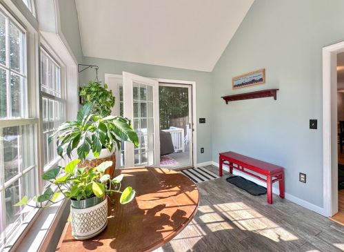 35 Dominique Dr, Concord, NH 03301-5947