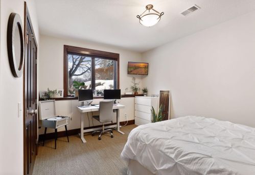 2165 Charlton Rd, Saint Paul MN  55118-4738 exterior