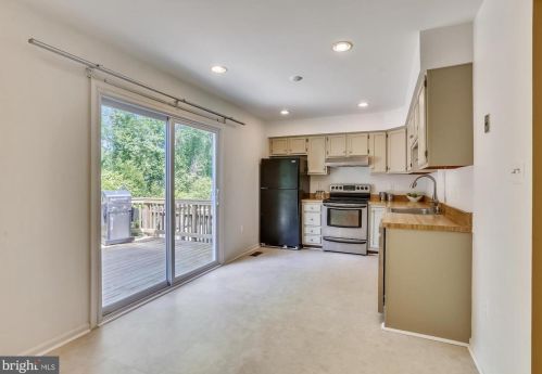 145 Kinsman View Cir, Silver Spring MD 20901-1600 exterior