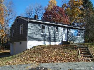 4 Fernwood St, Plainfield, CT 06374-2109
