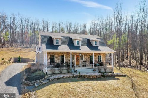 417 Smokey Shire Ln, Cross Junction, VA 22625-1760