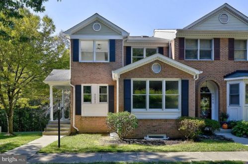 9093 Golden Sunset Ln, Springfield, VA 22153-2459