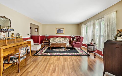 1526 Kaspar Ave, Arlington Hts, IL 60004-3761