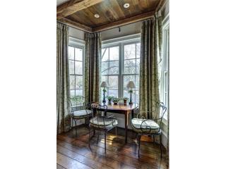 122 Old Ivy Rd, Atlanta, GA 30342-4520