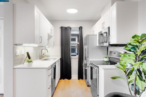 18 Bayside Ct, Richmond CA  94804-7441 exterior