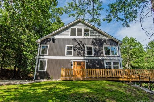 70 Peep Toad Rd, Killingly CT  06239-1522 exterior