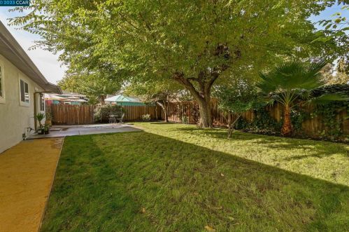 1374 Washington Blvd, Concord CA  94521-4002 exterior