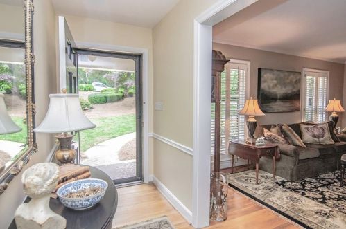 100 Finchley Ct, Atlanta GA  30328-2034 exterior