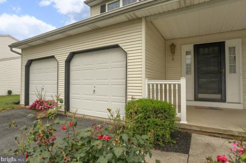 384 Timber Ln, Harrisburg, PA 17112-3100
