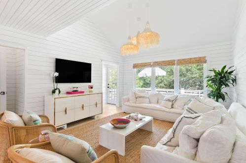 8 Ocean Park Ct, Isle Of Palms SC  29451-2244 exterior
