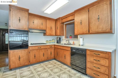 3562 Skylark Dr, Concord CA  94520-1515 exterior