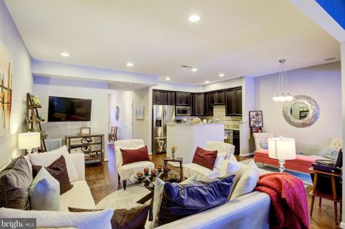 38 Sundance Dr, Trenton NJ 08619-3968 exterior