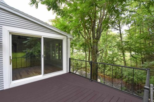 25 Bellamy Rd, Dover, NH 03820-4357