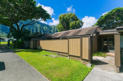 47459 Hui Iwa St, Kaneohe, HI 96744