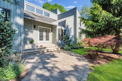 1047 Tullo Farm Rd, Bridgewater, NJ 08807-2358