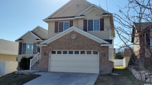 8354 Holly Oak Dr, Taylorsville, UT 84081-1839
