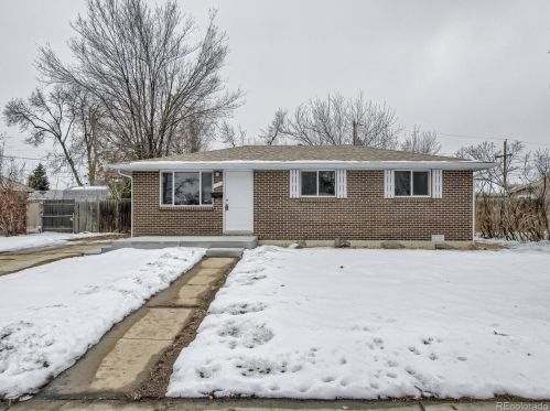 6814 53rd Ave, Arvada CO  80002-3906 exterior