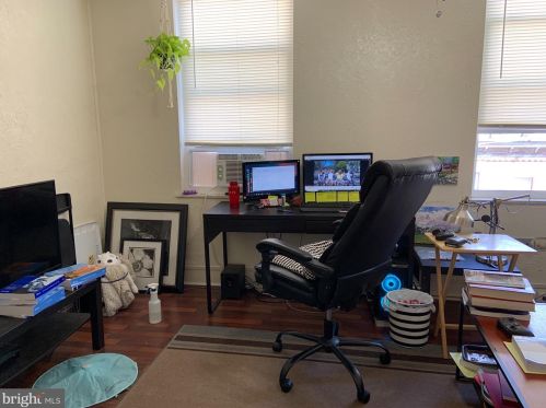 2140 10th St, Philadelphia PA 19148-3005 exterior