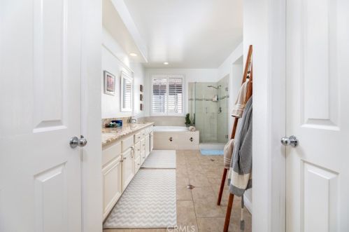 58 Montrose, Irvine CA  92620-1995 exterior