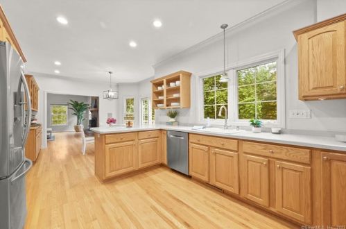 63 Turkey Roost Rd, Upper Stepney CT  06468-3127 exterior