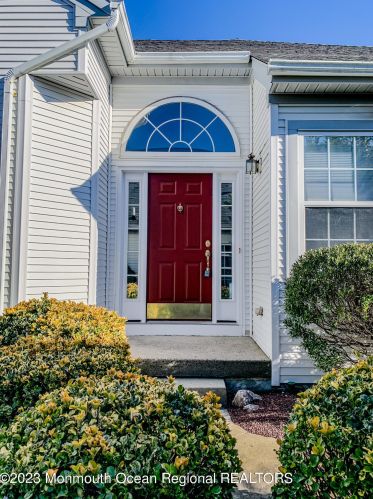 56 Isabella Dr, Lakehurst, NJ 08759-6038