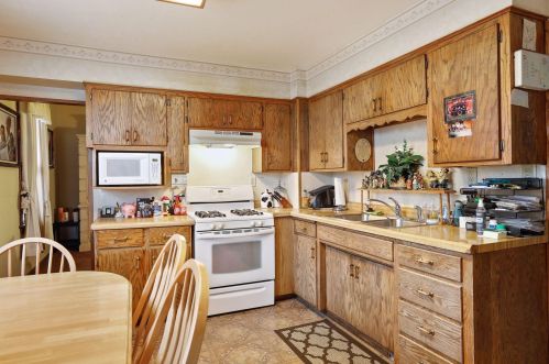 1122 Albemarle St, Saint Paul MN  55117-4415 exterior