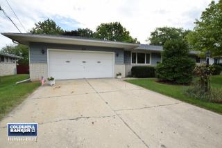 832 Meadow Ln, Sycamore, IL 60178-2030