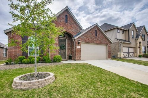 2420 Flowing Springs Dr, Fort Worth TX  76177-2147 exterior