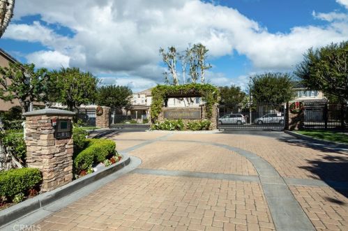 58 Montrose, Irvine CA  92620-1995 exterior