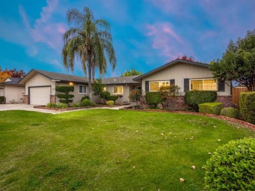 906 Renn Ave, Clovis, CA 93611-2041
