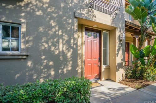 72 Salton, Irvine CA  92602-2425 exterior