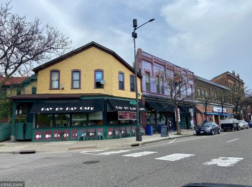 38 Douglas St, Saint Paul MN  55102-2714 exterior