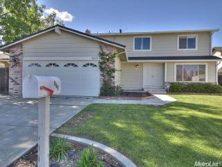 969 Kapareil Dr, Tracy, CA 95376-4815