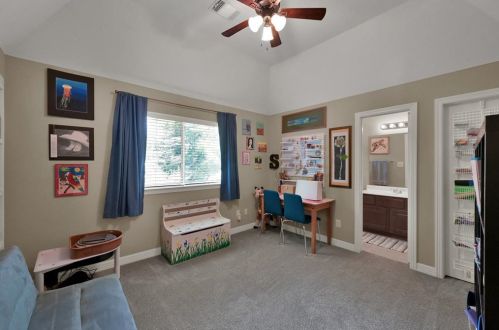 9010 Willow Spg Ln, Conroe TX  77302-3496 exterior