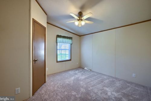 104 Dovefield Dr, Lancaster PA  exterior