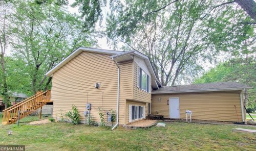 1716 Florence St, Saint Paul, MN 55110-3366