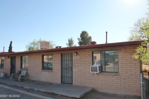 5827 26th St, Tucson, AZ 85711-5921