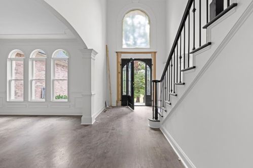 695 Highland Oaks Dr, Atlanta GA  30331-9210 exterior