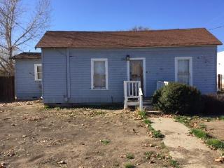 330 Louisiana St, Coalinga, CA 93210-2622