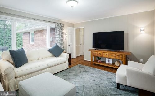 348 Kings Hwy, Tavistock NJ 08033-1205 exterior