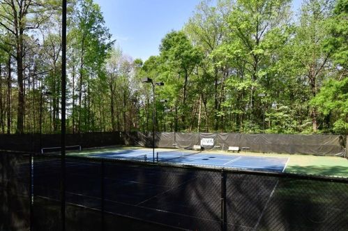 1066 Hedge Rose Ct, Atlanta GA  30324-2781 exterior