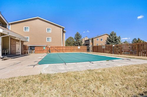 1074 Dearborn St, Denver CO  80011-6925 exterior